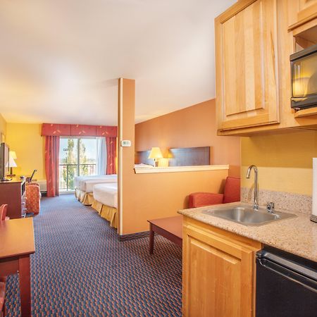 Holiday Inn Express Hotel & Suites Ричленд Экстерьер фото