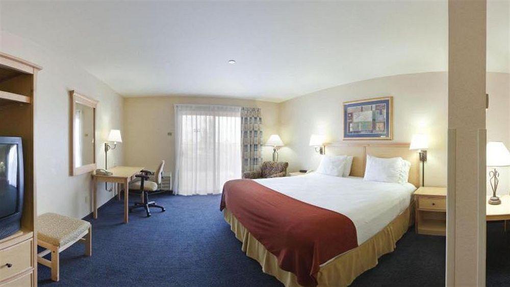 Holiday Inn Express Hotel & Suites Ричленд Экстерьер фото