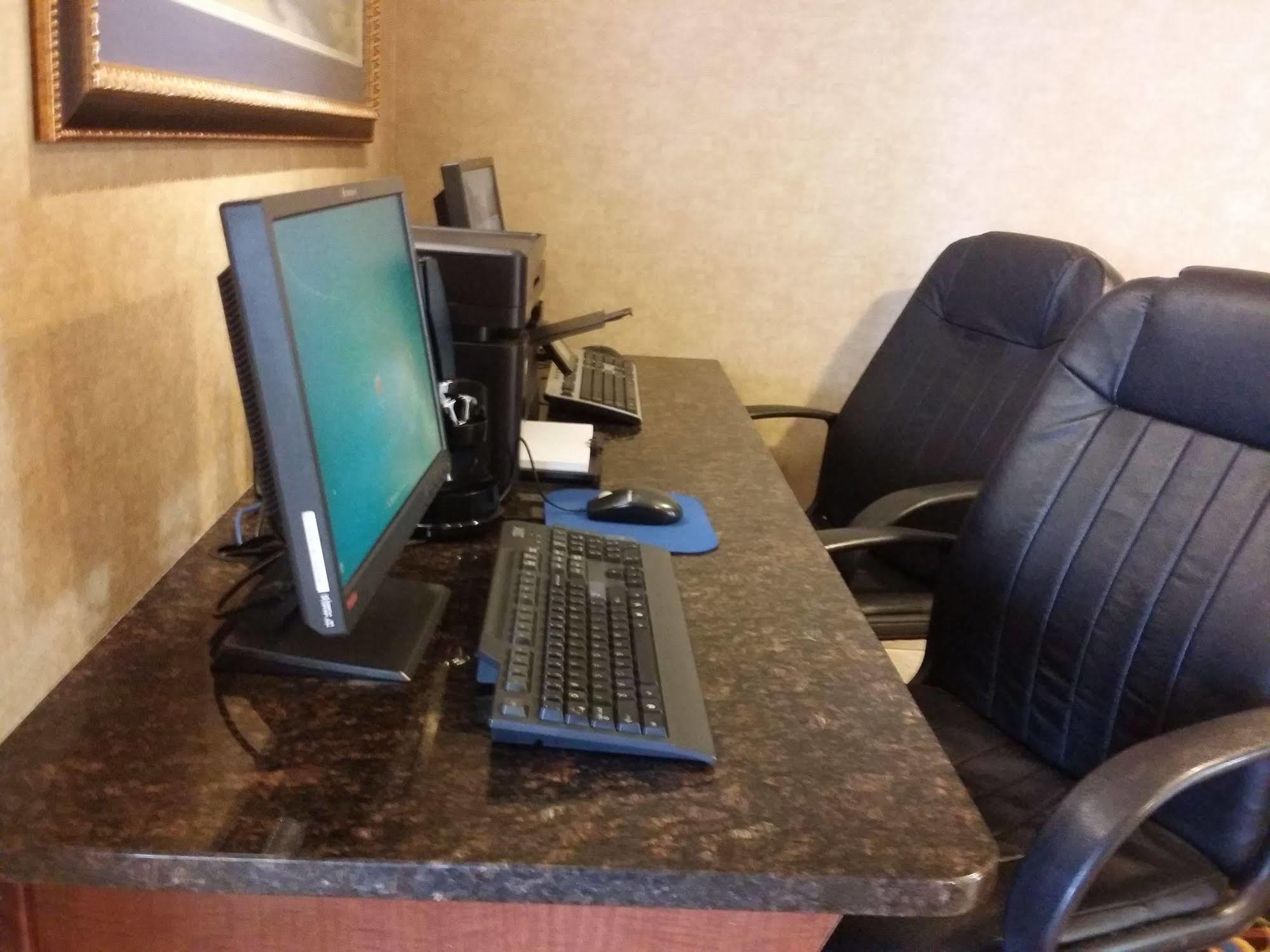 Holiday Inn Express Hotel & Suites Ричленд Экстерьер фото